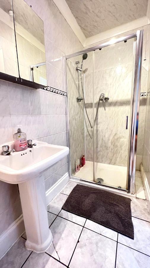 Aldgate Rooms Лондон Екстериор снимка