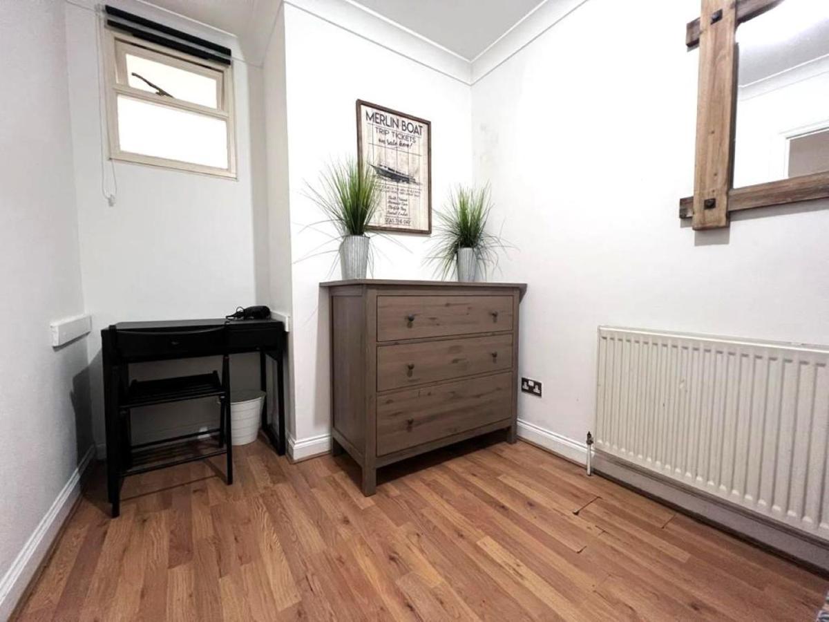 Aldgate Rooms Лондон Екстериор снимка